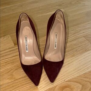 Manolo Blahnik Women's Burgundy Suede Pointed-Toe Pumps